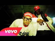 Singles Chris Brown - Look At Me Now video